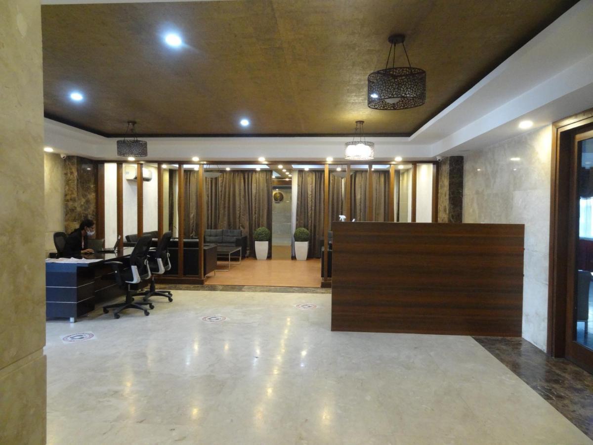 Hide Away Suites Noida Kültér fotó