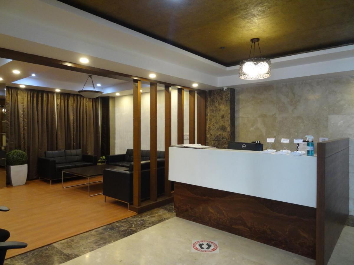 Hide Away Suites Noida Kültér fotó