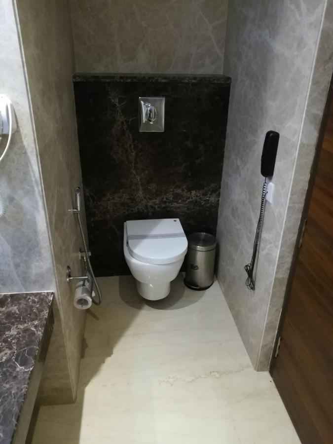 Hide Away Suites Noida Kültér fotó